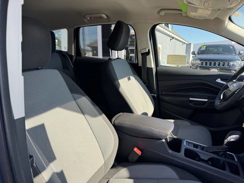 Used 2018 Ford Escape SE w/ SE Sync 3 Package FWD image 32