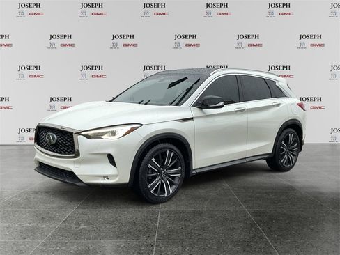 Used 2021 INFINITI QX50 Luxe w/ Appearance Package image 4