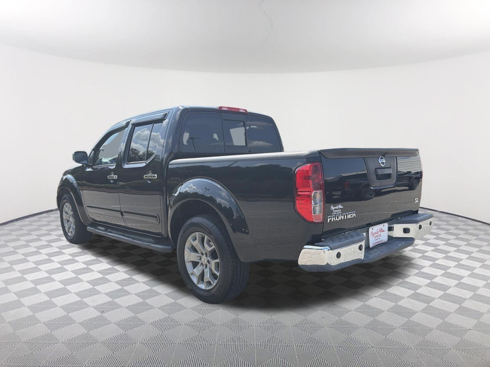 Used 2019 Nissan Frontier SL RWD image 14