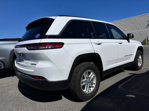 Used 2023 Jeep Grand Cherokee Laredo w/ Luxury Tech Group I AWD/4WD image 3