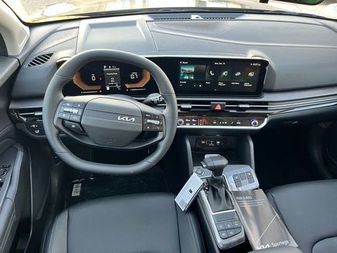 New 2026 Kia Sportage EX FWD image 10