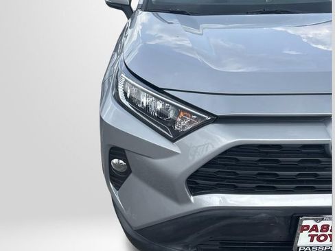 Used 2020 Toyota RAV4 XLE w/ Convenience Package AWD/4WD image 4