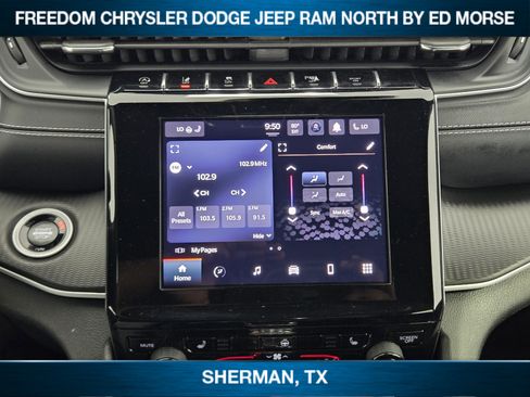 Used 2025 Jeep Grand Cherokee Altitude AWD/4WD image 11