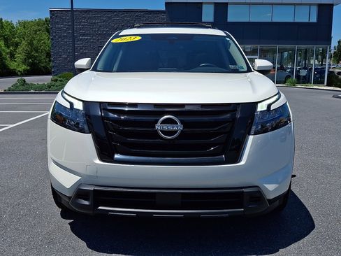 Certified 2023 Nissan Pathfinder SV w/ SV Premium Package AWD/4WD image 2