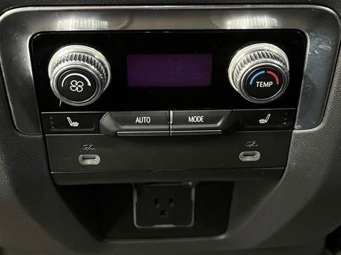 Used 2023 GMC Yukon Denali image 43