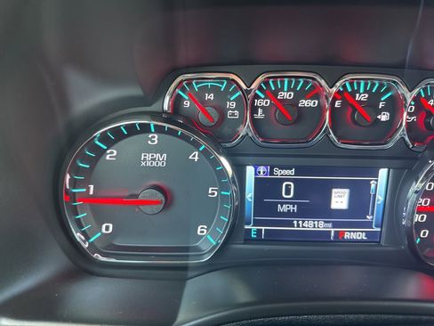 Used 2019 Chevrolet Suburban Premier AWD/4WD image 9