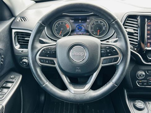 Used 2019 Jeep Cherokee Limited AWD/4WD image 14