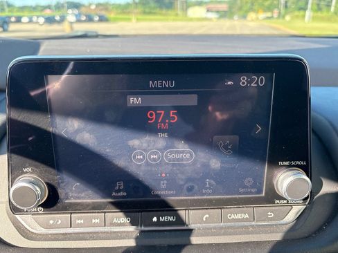 Used 2021 Nissan Rogue SV FWD image 14