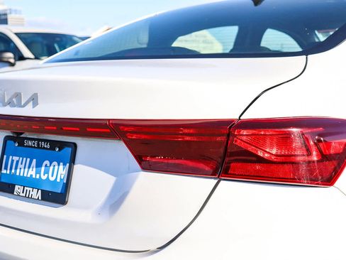 Used 2023 Kia Forte LXS w/ LXS Technology Package image 9