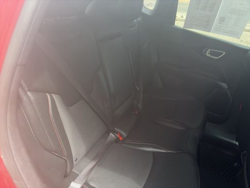 Used 2025 Jeep Compass Trailhawk AWD/4WD image 27
