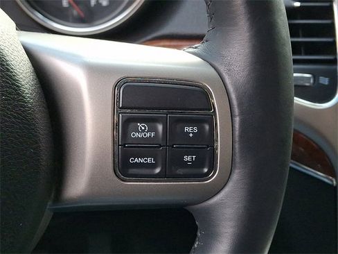 Used 2013 Jeep Grand Cherokee Limited image 25