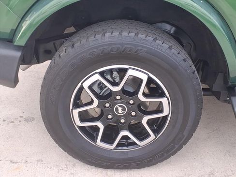 Used 2025 Ford Bronco Outer Banks image 13