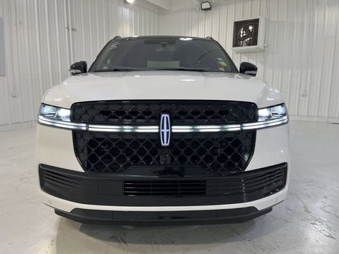 Used 2025 Lincoln Navigator Black Label image 35