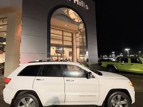 Used 2015 Jeep Grand Cherokee Overland image 2