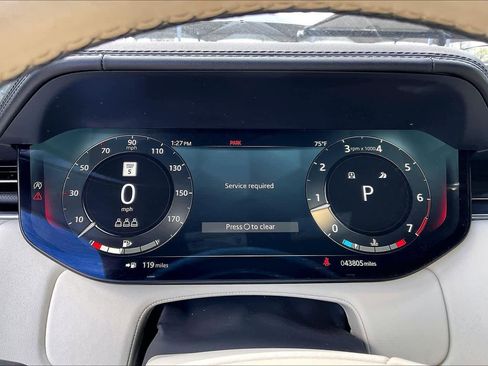 Used 2023 Land Rover Range Rover SE image 25