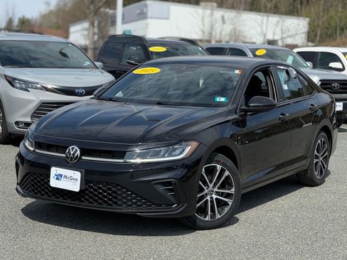 Used 2025 Volkswagen Jetta Sport image 1