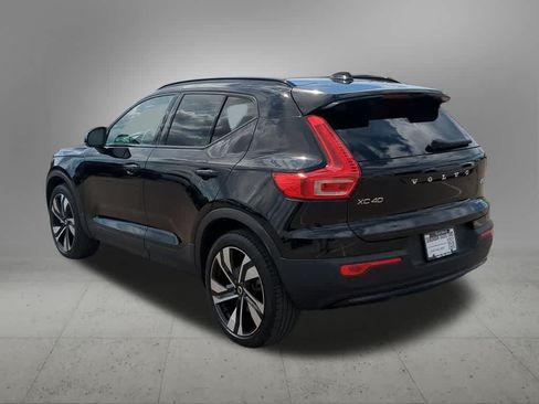 Used 2023 Volvo XC40 B5 Plus w/ Protection Package Premier AWD/4WD image 4