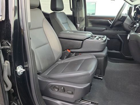 Used 2025 GMC Sierra 1500 SLT image 5