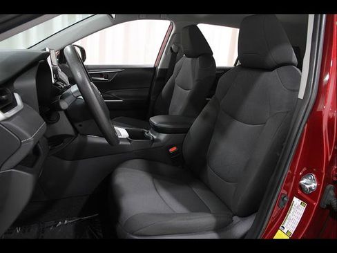 Used 2025 Toyota RAV4 XLE AWD/4WD image 5
