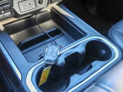 Used 2021 GMC Sierra 1500 SLT image 25