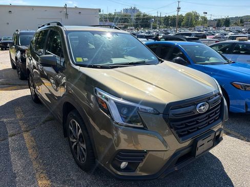 Used 2023 Subaru Forester Limited AWD/4WD image 5