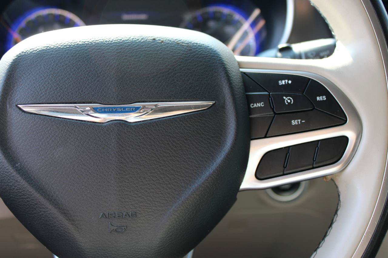 Used 2019 Chrysler Pacifica Limited FWD image 23