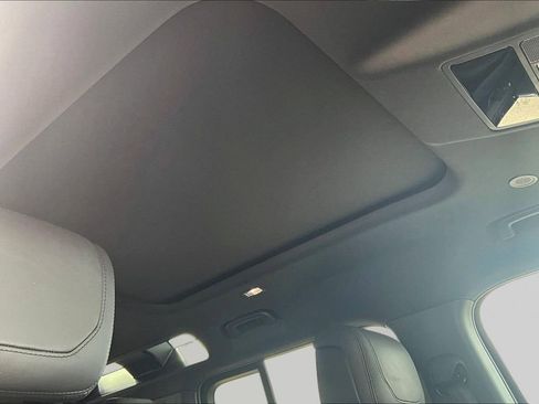 Used 2023 Land Rover Defender 110 V8 image 17