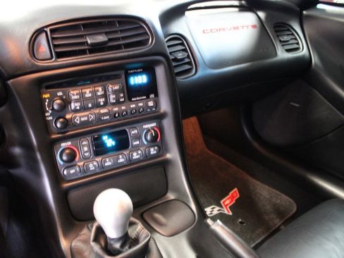 Used 2001 Chevrolet Corvette Z06 w/ Memory Pkg RWD image 33