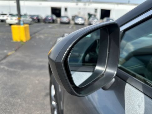 Used 2023 Nissan Rogue S AWD/4WD image 25