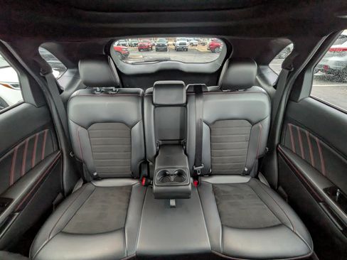 Used 2020 Ford Edge ST-Line w/ Cold Weather Package image 19