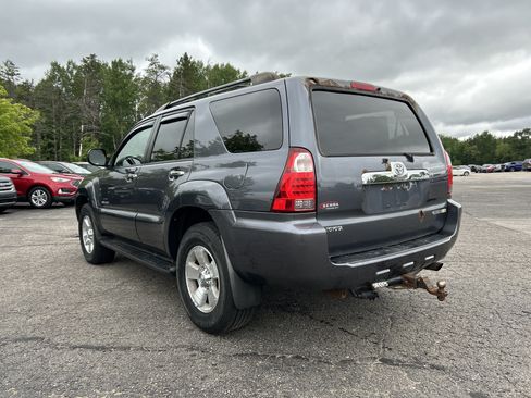 Used 2008 Toyota 4Runner SR5 AWD/4WD image 5