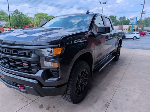 Used 2024 Chevrolet Silverado 1500 Custom Trail Boss AWD/4WD image 3