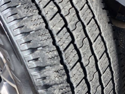 Used 2020 Chevrolet Silverado 1500 Custom w/ Custom Value Package image 3