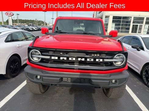 Used 2022 Ford Bronco Outer Banks AWD/4WD image 2