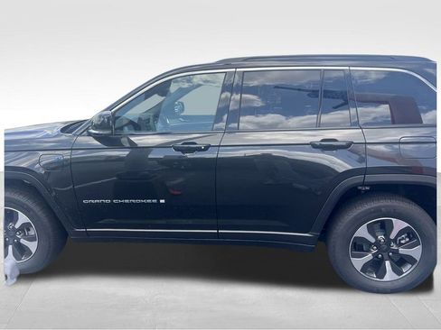 New 2024 Jeep Grand Cherokee Limited 4xe w/ Luxury Tech Group II image 10