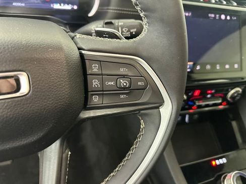 Used 2024 Jeep Grand Cherokee L Altitude image 16