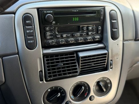 Used 2005 Ford Explorer Sport XLT image 30