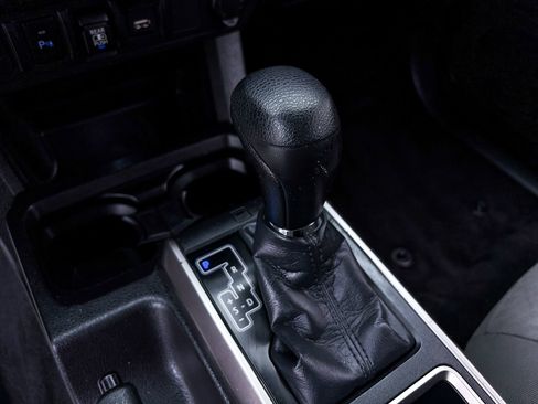 Used 2023 Toyota Tacoma SR5 AWD/4WD image 24