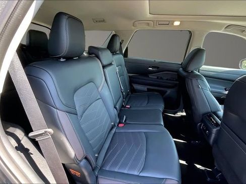 Certified 2025 Nissan Pathfinder Platinum w/ Cargo Package FWD image 25