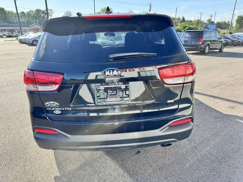 Used 2018 Kia Sorento FWD image 10