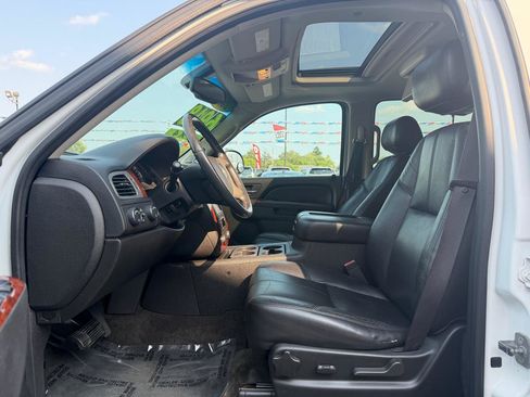 Used 2012 Chevrolet Suburban LT AWD/4WD image 14