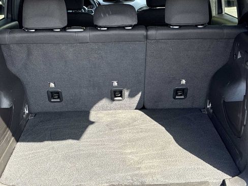 Certified 2023 Jeep Renegade Latitude AWD/4WD image 20