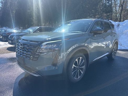 New 2026 Nissan Pathfinder Platinum w/ Cargo Package image 3