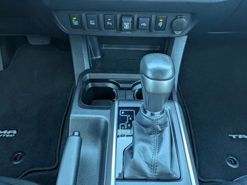 Used 2023 Toyota Tacoma Limited image 19