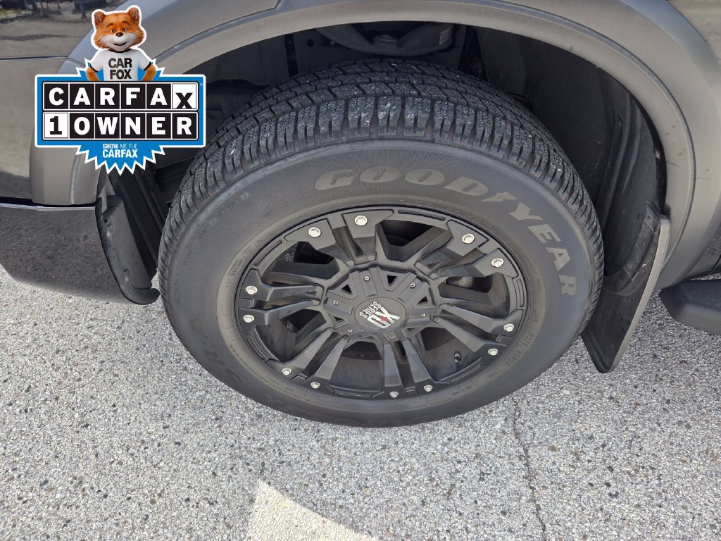 Used 2021 Nissan Titan PRO-4X w/ Pro-4x Convenience Package AWD/4WD image 2