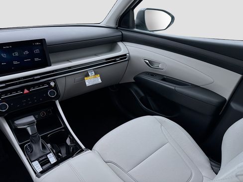 New 2026 Hyundai Tucson SEL FWD image 16