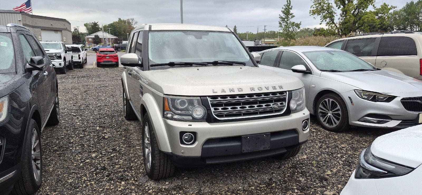 Used 2014 Land Rover LR4 HSE AWD/4WD image 2