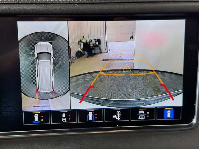 Used 2022 GMC Yukon Denali AWD/4WD image 14
