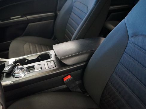 Used 2020 Ford Fusion SE FWD image 27