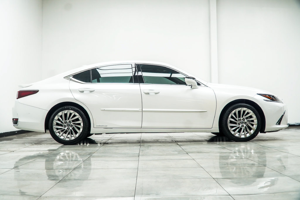 Used 2020 Lexus ES 300h Ultra Luxury FWD image 10